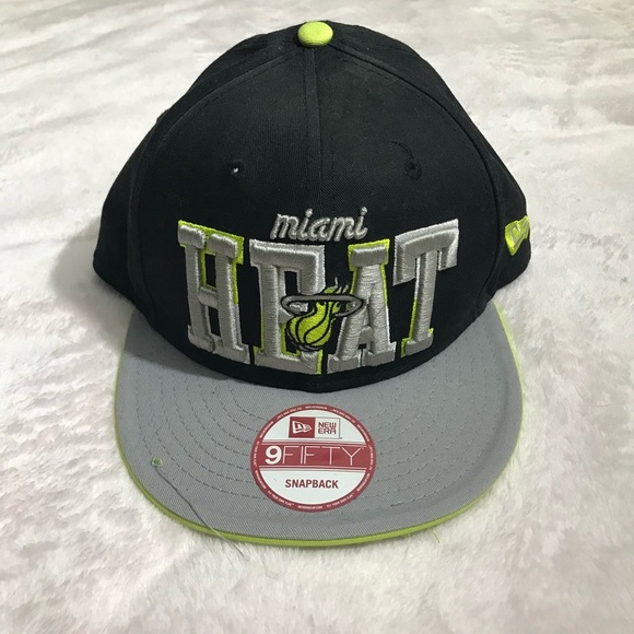 VINTAGE Miami Heat New Era 9Fifty Snapback Hat Spellout And Big Logo on back - Picture 1 of 14